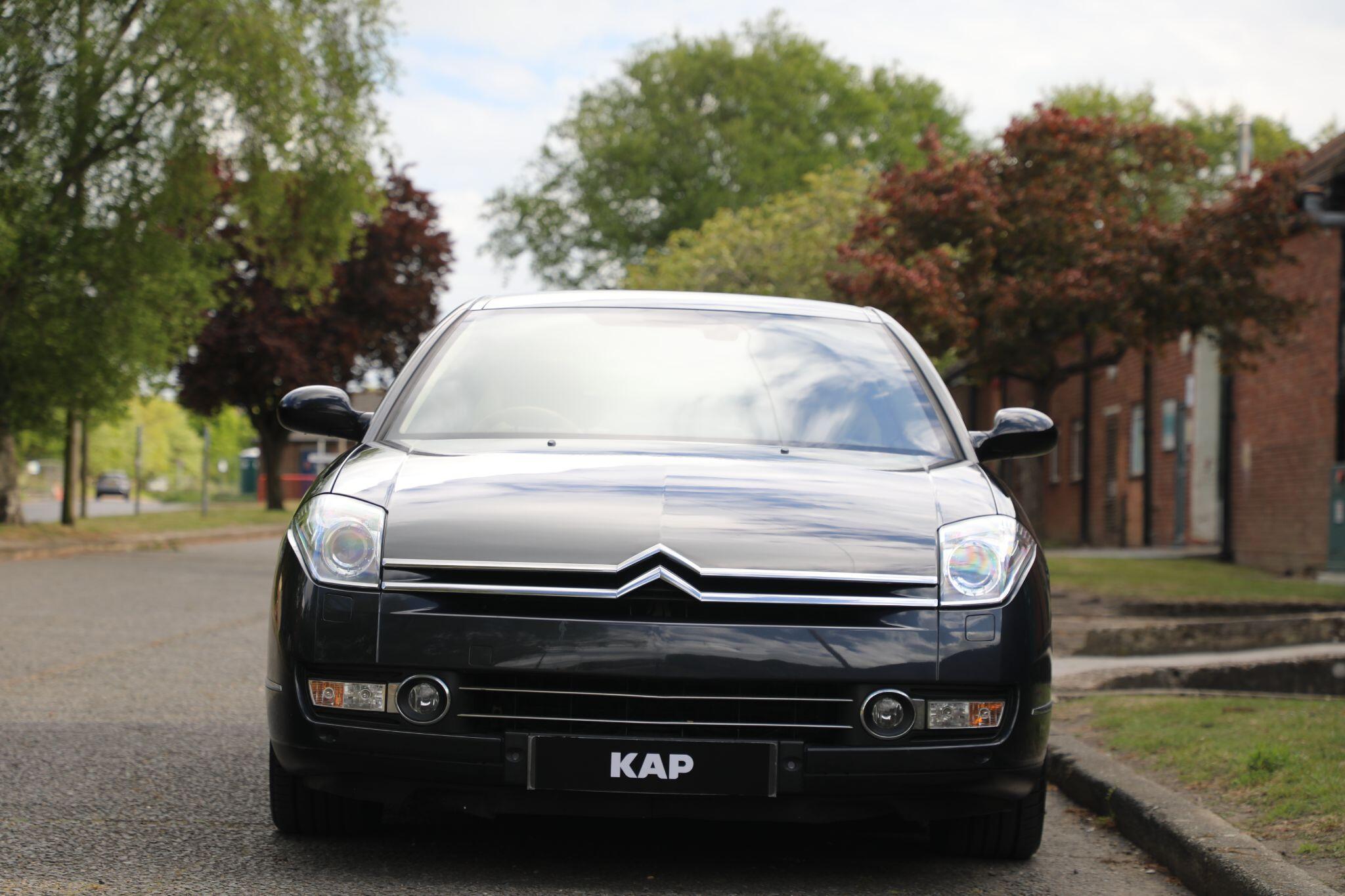 Large vehicle image